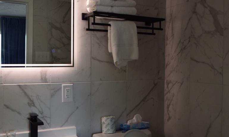2 Queen Beds Ocean Front